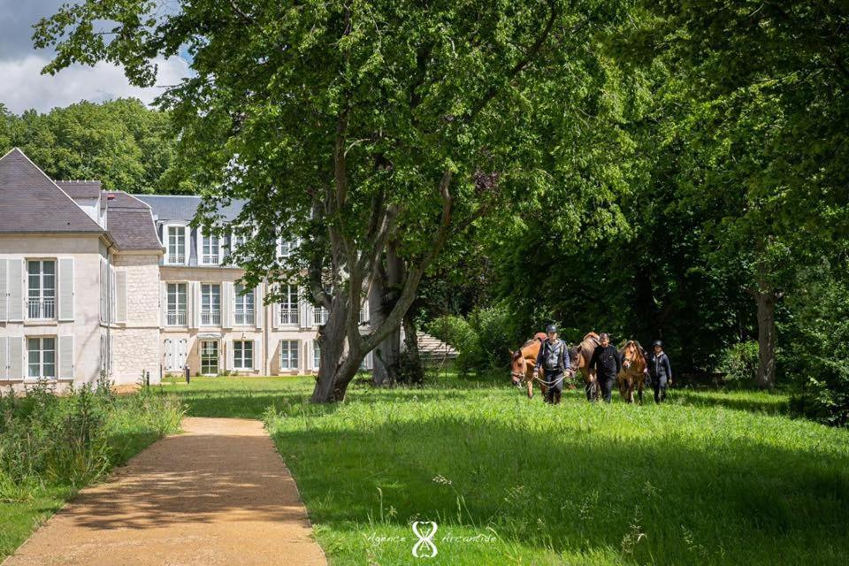 Le Grand Pavillon Chantilly Exterior photo